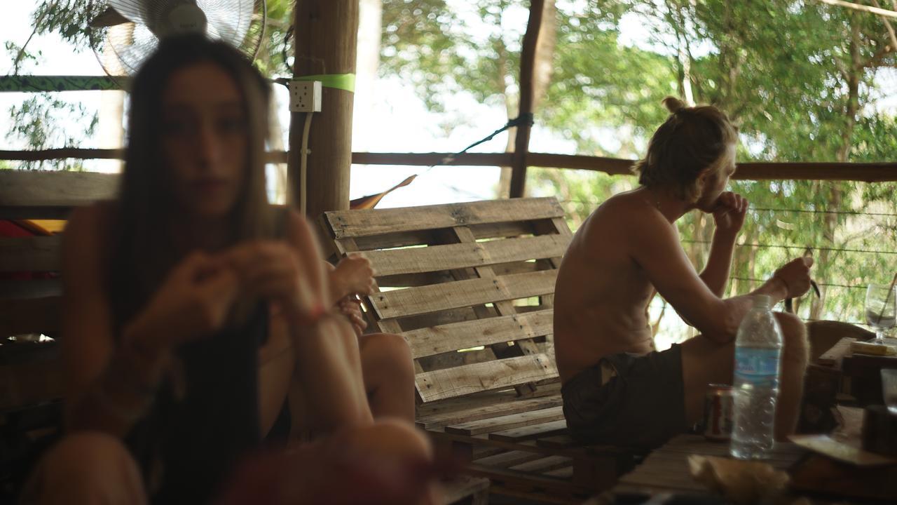 Driftwood Hostel And Bungalows Ko Rong Sanloem Eksteriør bilde