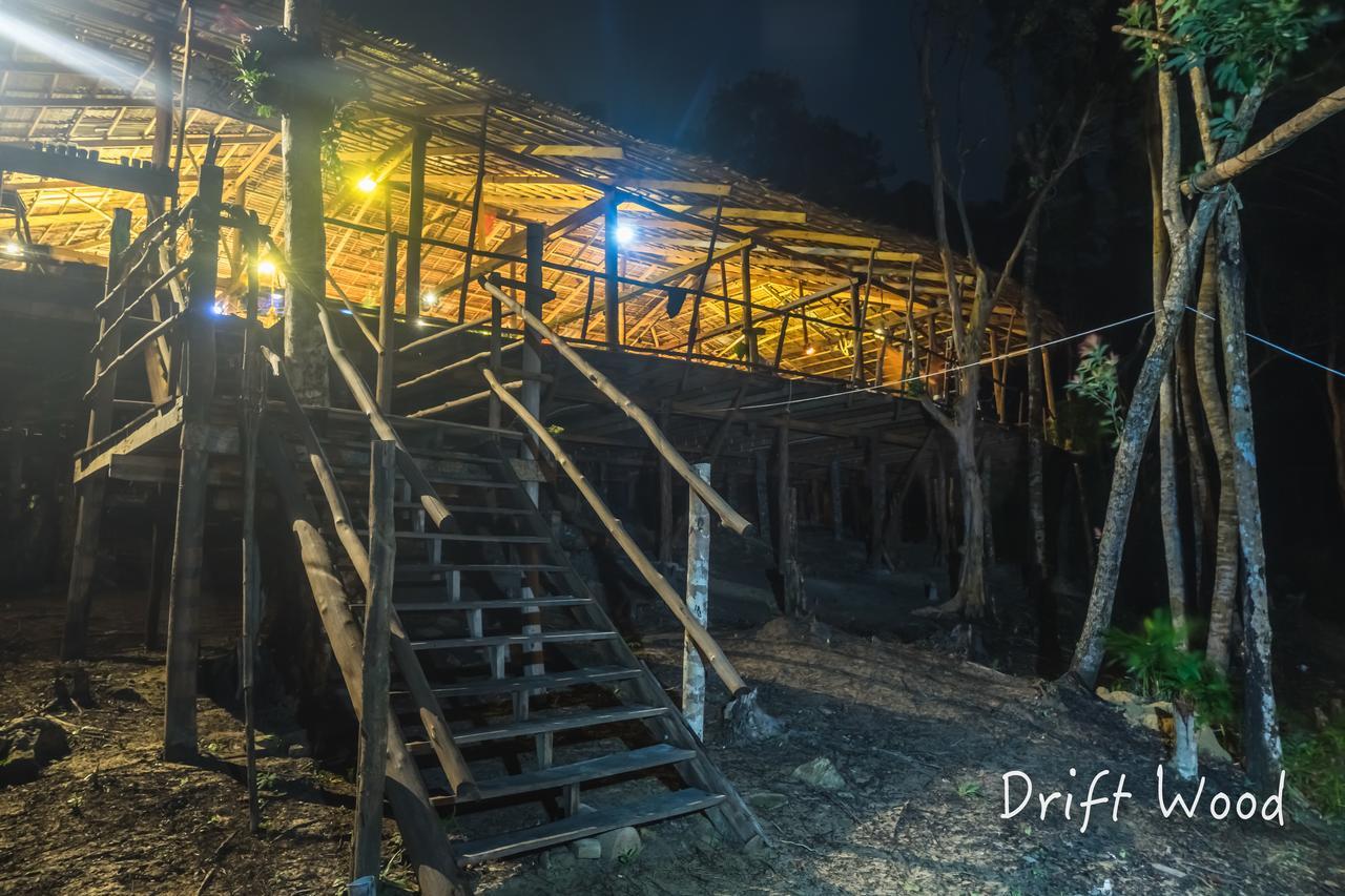 Driftwood Hostel And Bungalows Ko Rong Sanloem Eksteriør bilde